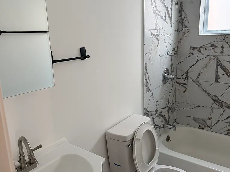 11257 Howard Ave #1B — Photo 12