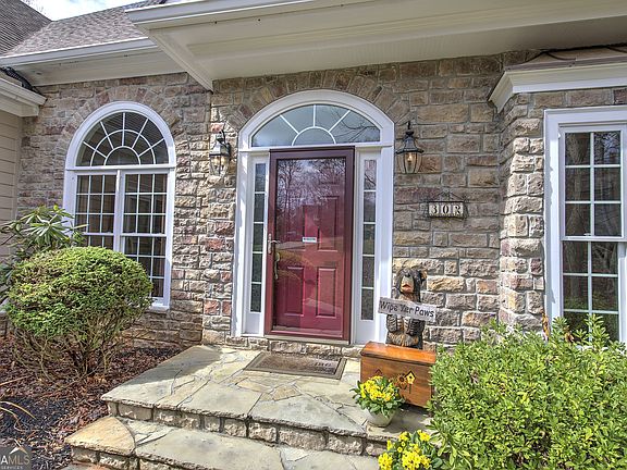 3rd image of 302 Waterfall Ct