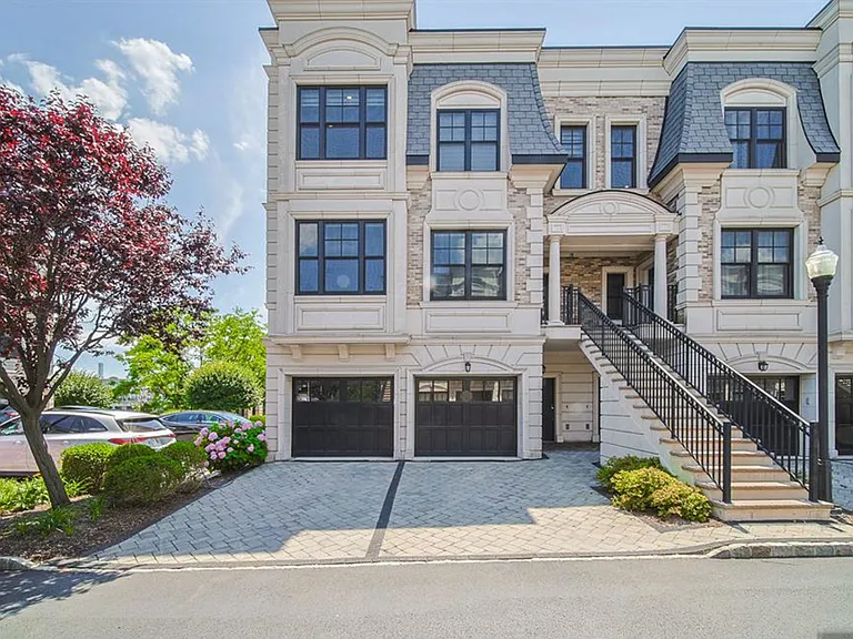 35 Marquis Ct #35 — Photo 1