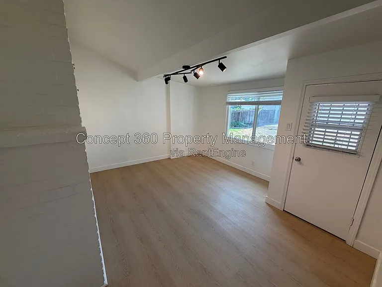 1214 E Cartagena St — Photo 30