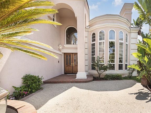 3rd image of 5580 Vista Del Mar