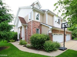 350 Park View Ter #10-4, Buffalo Grove, IL 60089