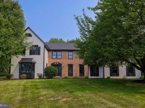 2445 Water Valley Rd, Lancaster, PA 17603