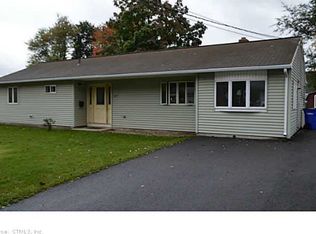 357 Green Manor Ter, Windsor Locks, CT 06096