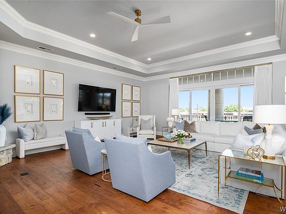 2nd image of 511 11th St APT 200