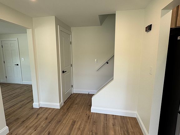 4th image of 917 Nash Rd Unit 2