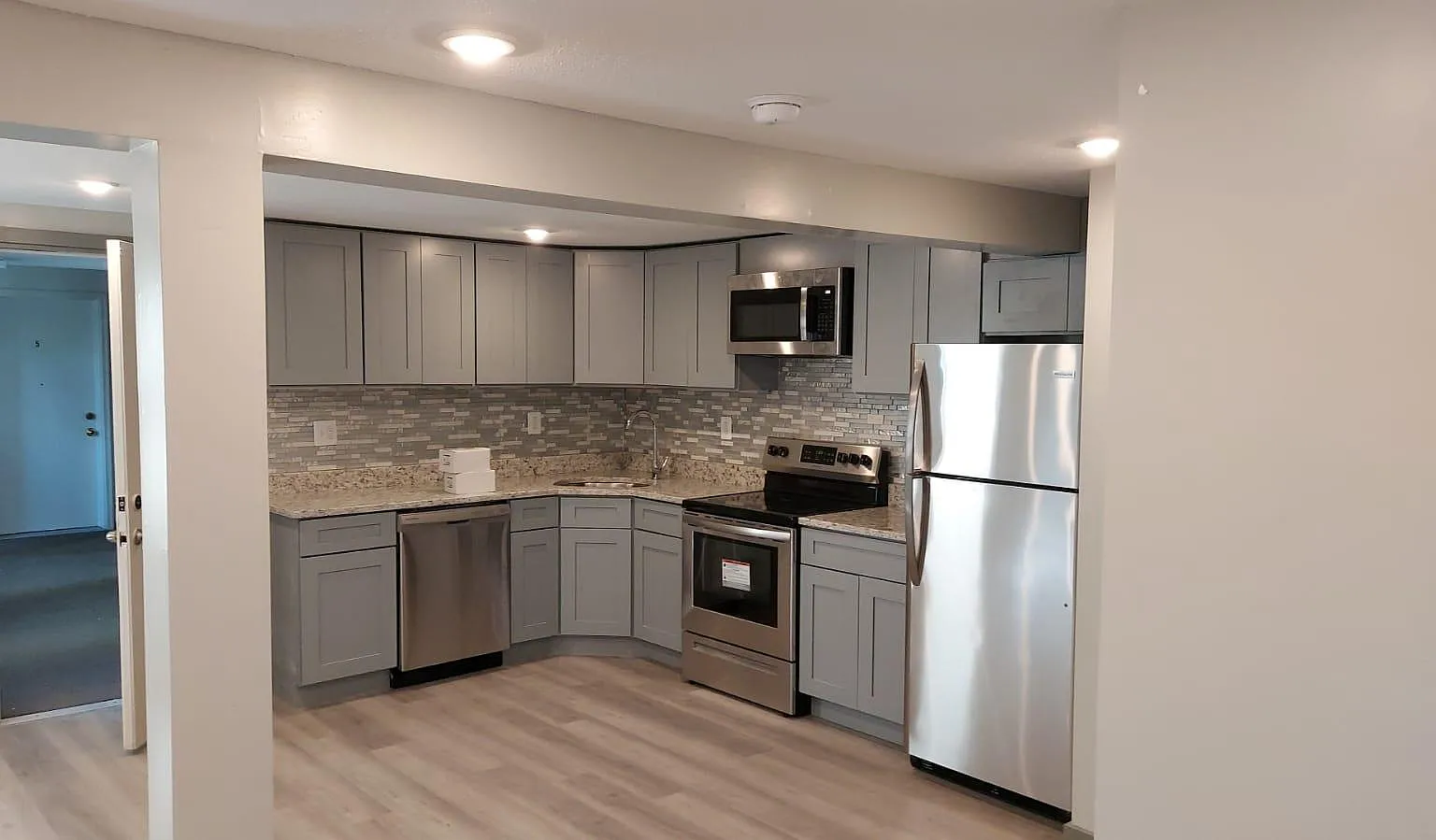 2 bed, 800 sqft, $1,750 — Photo 1