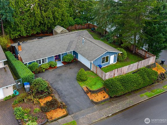 2nd image of 2823 182nd Avenue NE
