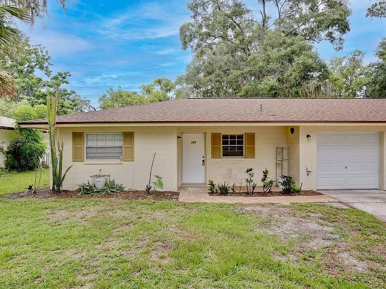365 E Marvin Ave — Photo 2