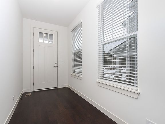 3rd image of 762 Riverbank Dr Lot 5.04