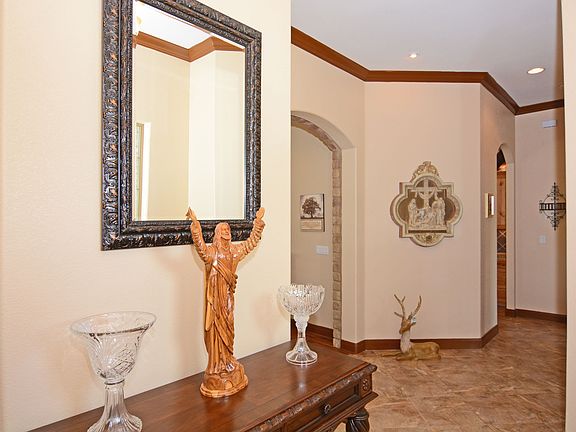 5th image of 153 Linda Ln