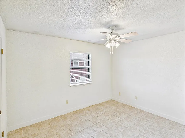 1505 Oakdale Cir #D — Photo 8