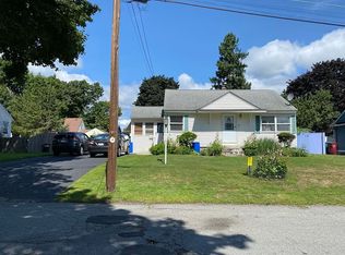 22 Avery St, Lowell, MA 01851