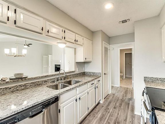 2nd image of 963 Cedarland Blvd