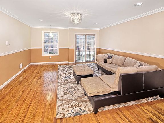5th image of 56 Dales Ave #1