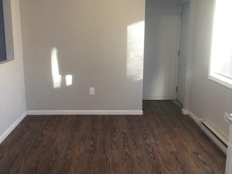 913 Mulberry Ln — Photo 9