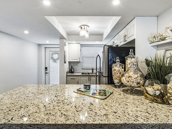 5th image of 40 Isle Of Venice Drive #9