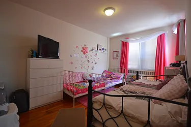 Rented by Silverstein Collection LLC 