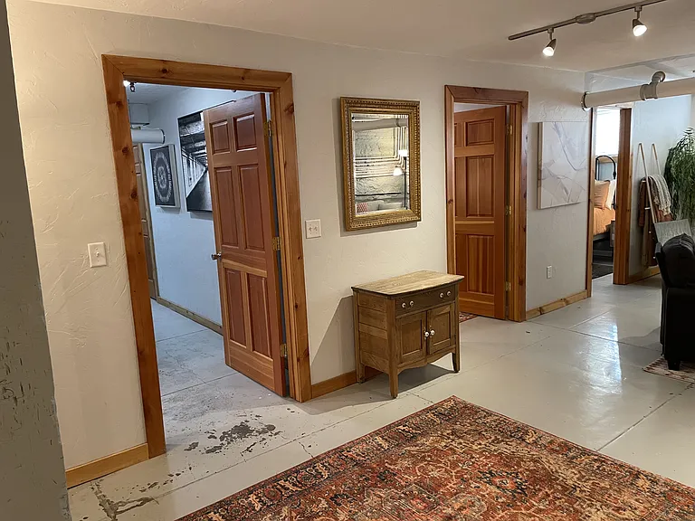 418 W Callender St #4 — Photo 20