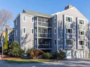 110 Coliseum Ave APT 303, Nashua, NH 03063