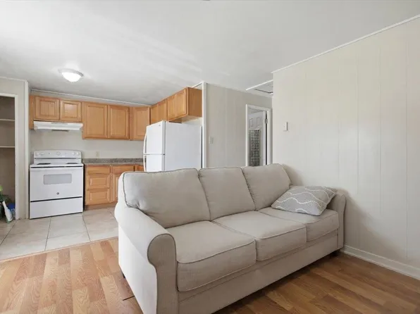 349 N Market St #A7, Wailuku, HI 96793