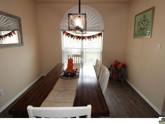 3rd image of 608 Rowdy Dr