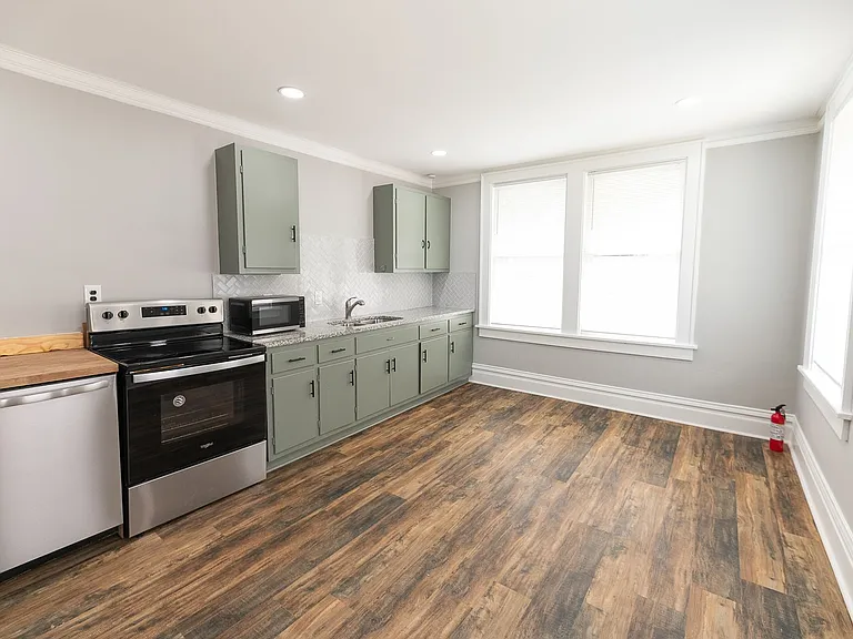 501 Steele St — Photo 15
