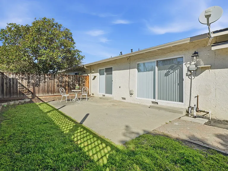 1115 Topaz Ave — Photo 3