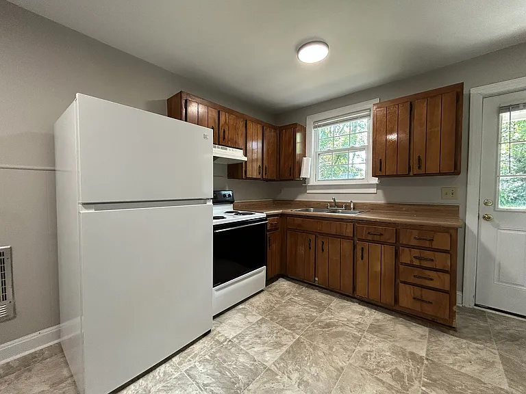 4808 Lindell St #4810 — Photo 9