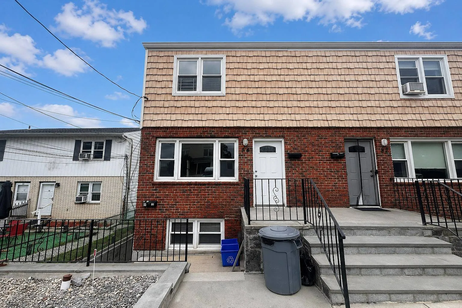 3 bed, 1.5 bath, 1700 sqft, $3,800 — Photo 1