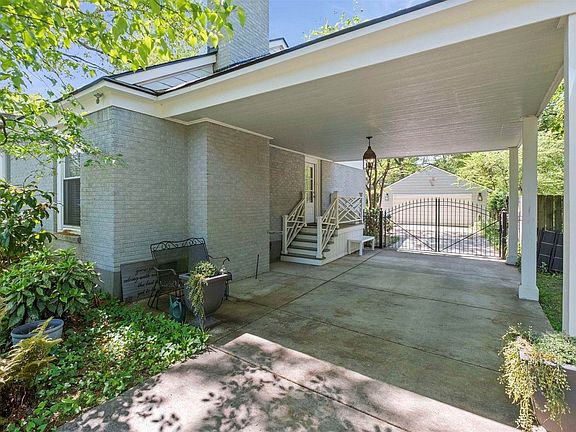 2nd image of 17 Mary Ann Dr