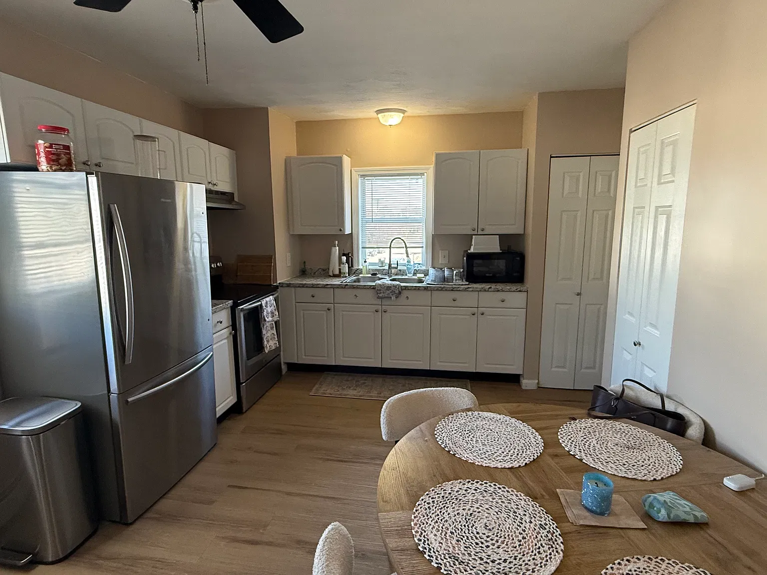 2 bed, 1000 sqft, $2,000 — Photo 3