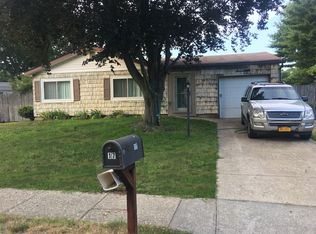 17 Riviera Dr, Selden, NY 11784