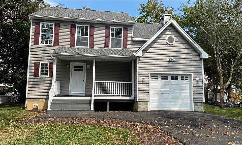 1st image of 17 Woodland Dr