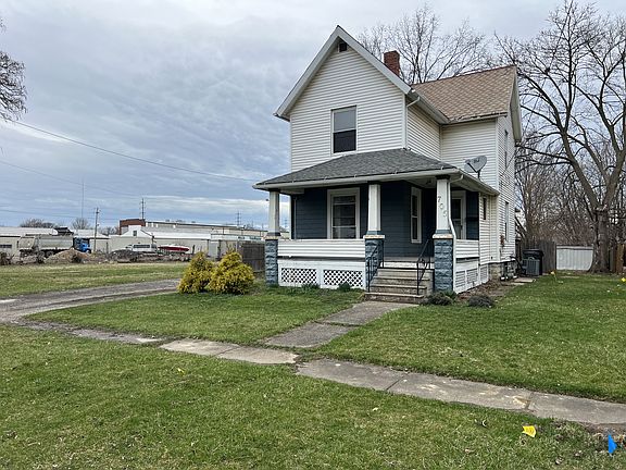 3rd image of 705 Bond St