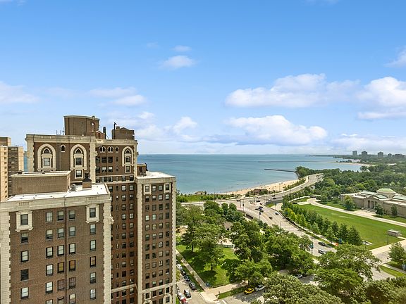 4th image of 1700 E 56th St #2202-03