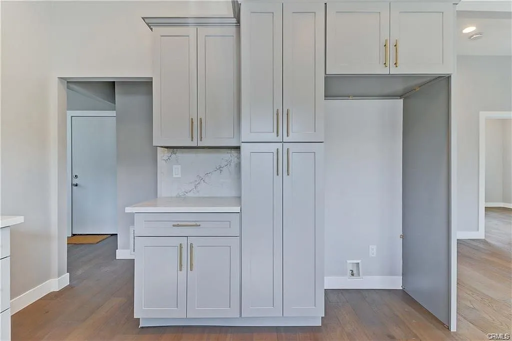 3 bed, 1300 sqft, $3,950 — Photo 3