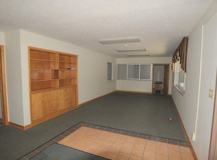 945 Charleston Rd, Ripley, WV 25271