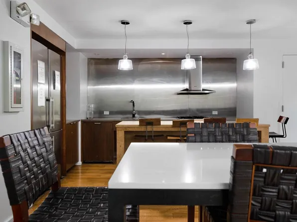 515 East 72nd Street image 24 of 29