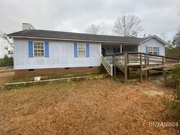 124 Kirtz Ln, Saint Matthews, SC 29135