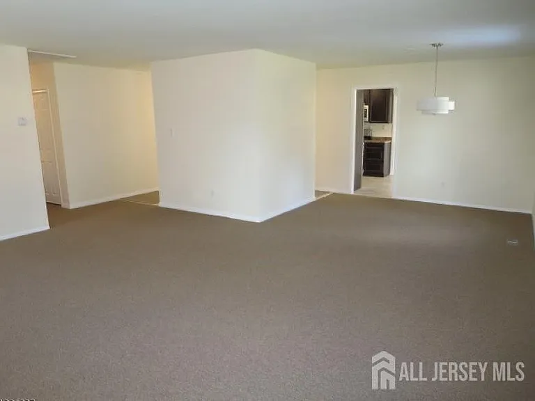 6 Flower Rd — Photo 11