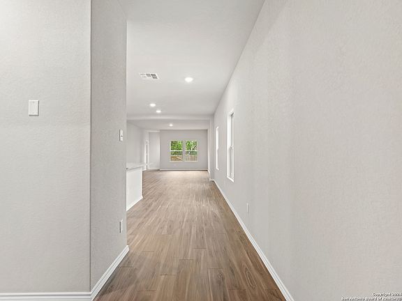 4th image of 2405 Dino Dr