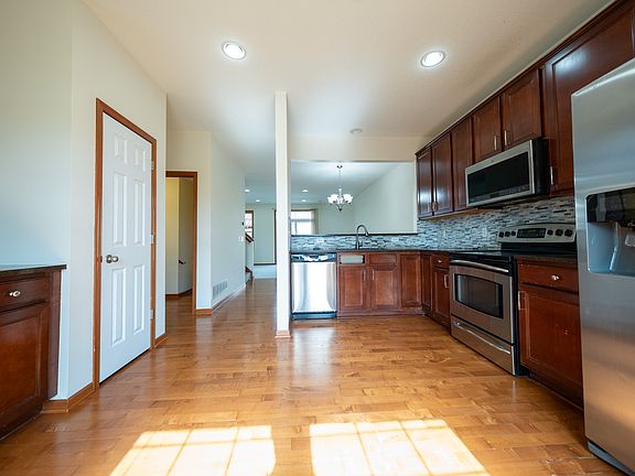3rd image of 10006 Gentian Dr