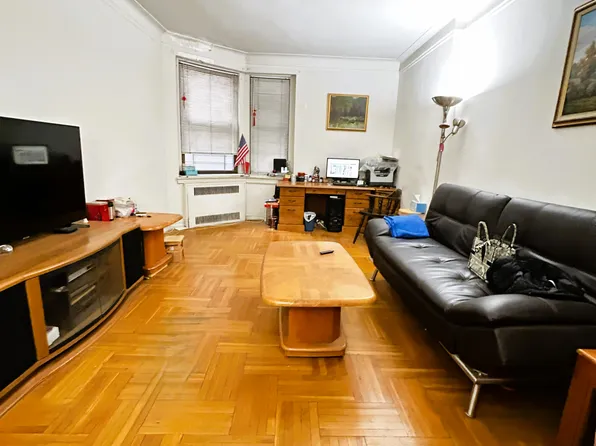 41-09 41st Street image 4 of 29