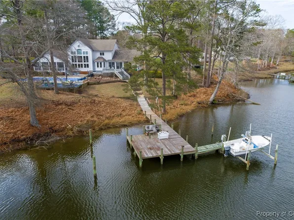 381 Moores Creek Dr, Deltaville, VA 23043