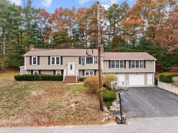 34 Surrey Dr, Plymouth, MA 02360