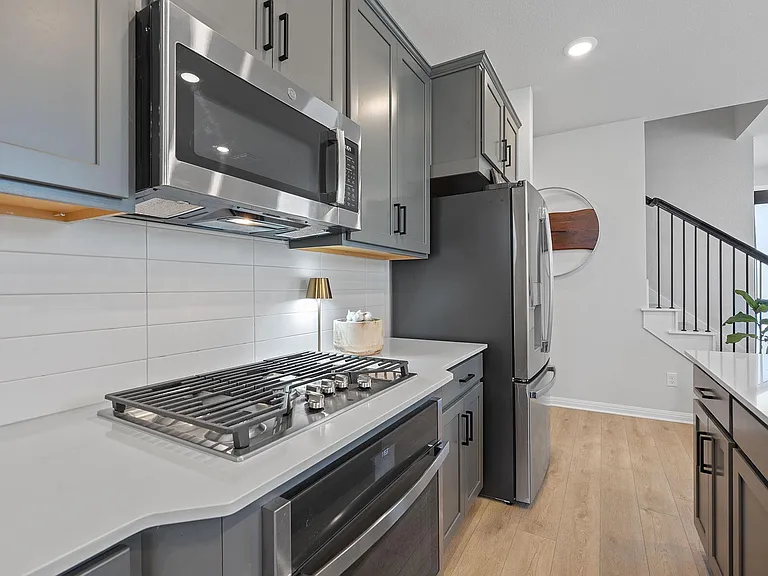 179 Kings Canyon Dr — Photo 8