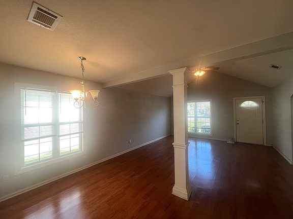 4th image of 228 Blue Pool Dr