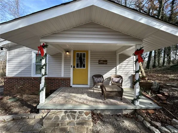 3006 Scenic Dr, Gainesville, GA 30506