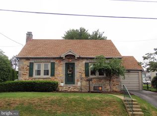 205 Hillcrest Rd, New Holland, PA 17557